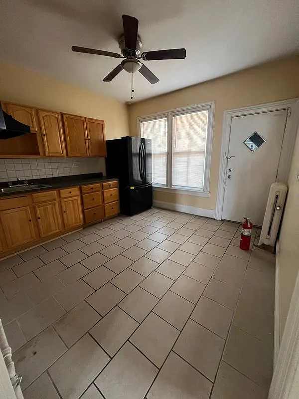 2 bed, 1.0 bath, 660 sqft, $2,000 — Photo 3