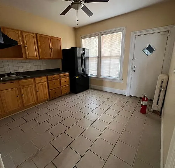 552 River St #2 — Photo 3