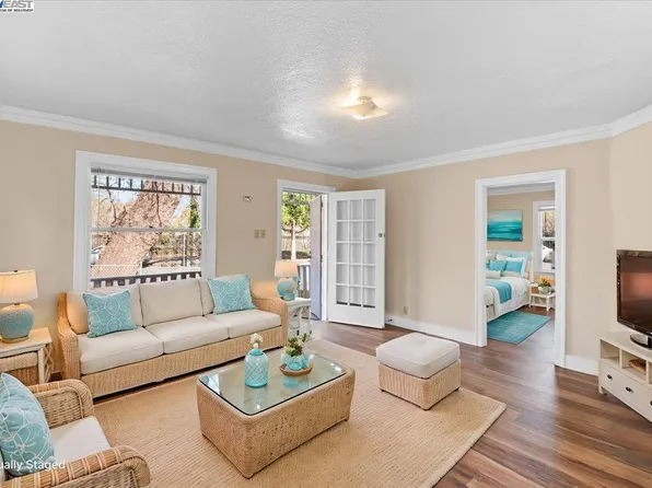 377 Hampton Rd, Hayward, CA 94541