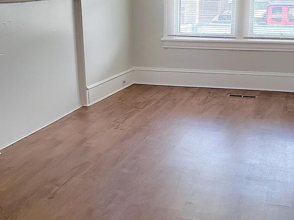 4th image of 541 McDowell Ave NW