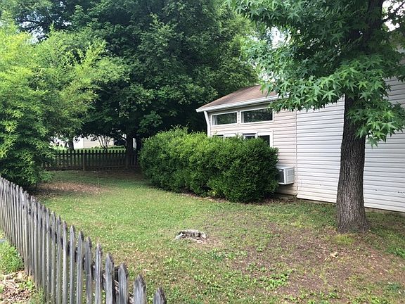 4th image of 103 Knollwood Ct