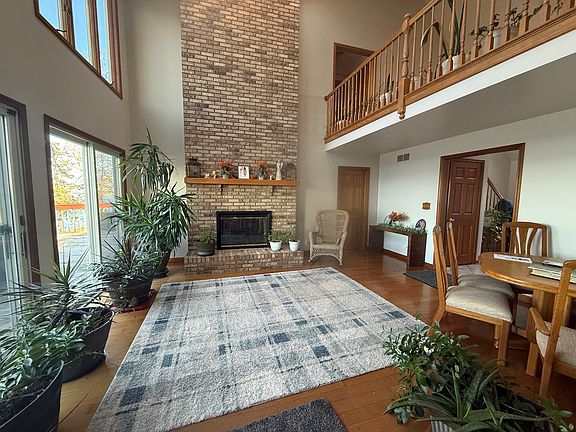 5th image of 3321 N Bayview Ln