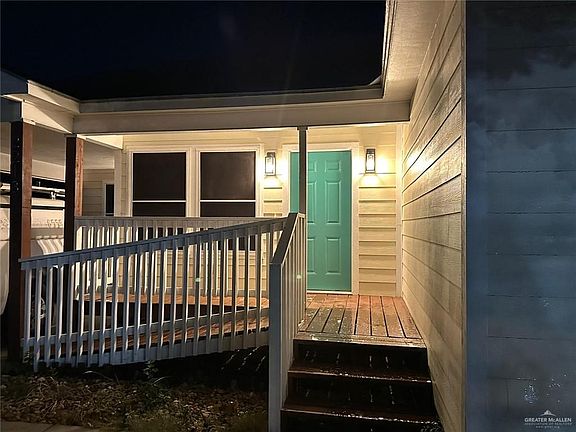 3rd image of 2213 Diaz Ave