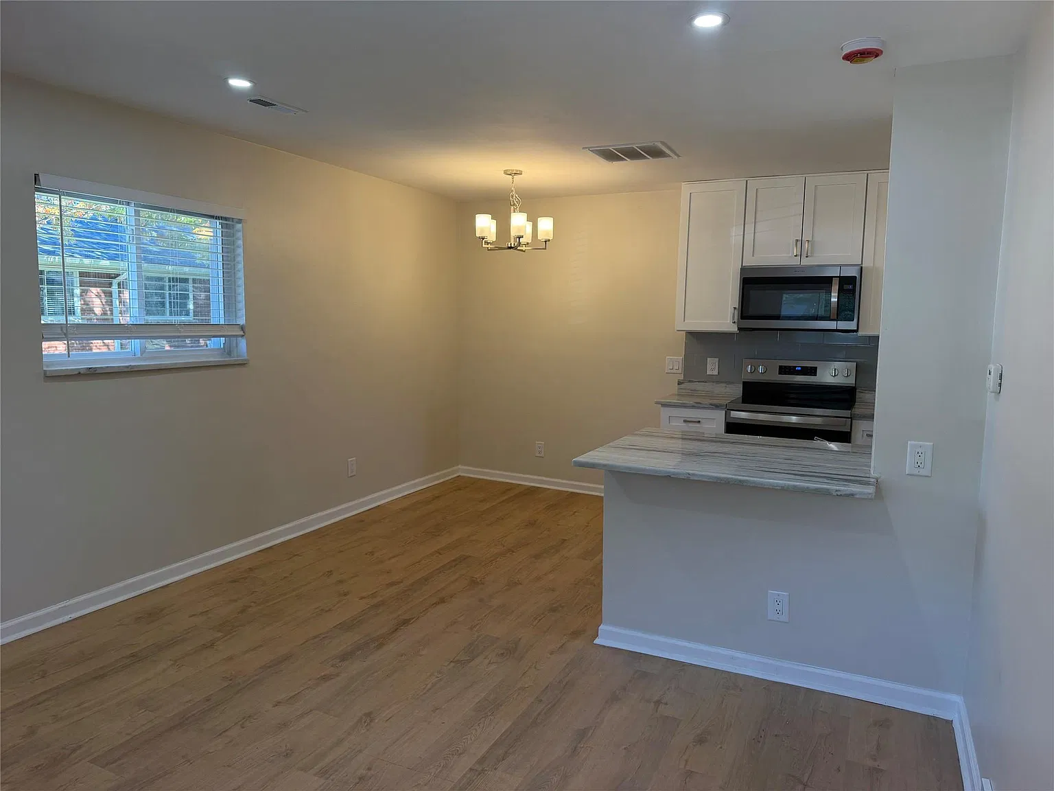 1 bed, 1.0 bath, 725 sqft, $1,495 — Photo 4
