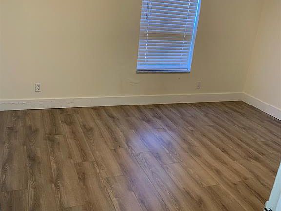 5th image of 1700 NW 4th Ave