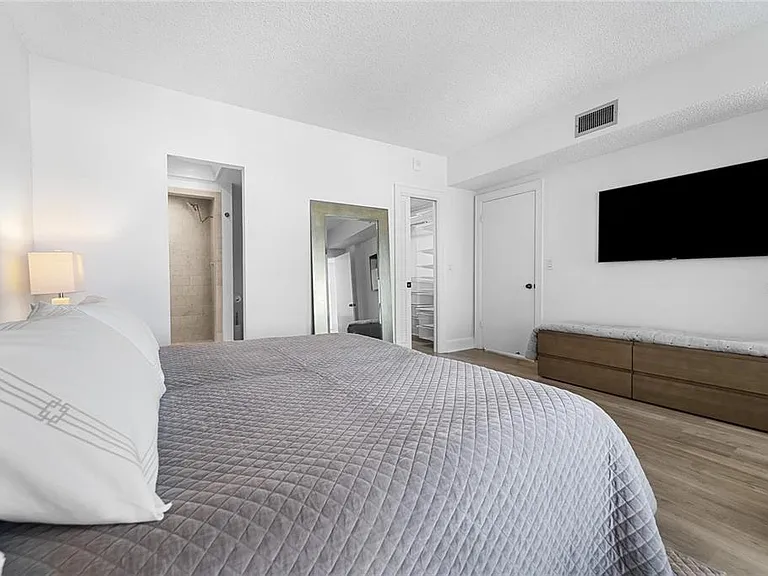 4950 Gulf Blvd #807 — Photo 34
