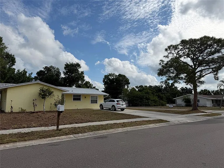 5333 Duncanwood Dr — Photo 4