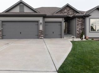 7705 N Lawn Ave, Kansas City, MO 64119