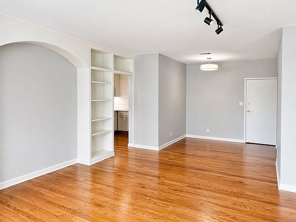 3rd image of 1421 Peachtree St NE APT 410