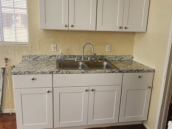5th image of 409 W Aspinwall St