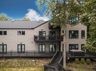 12225 Pebble Point Rd, Marion, IL 62959