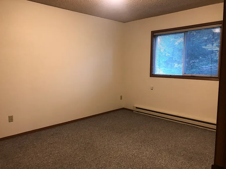 885 SE Klemgard St #4 — Photo 6