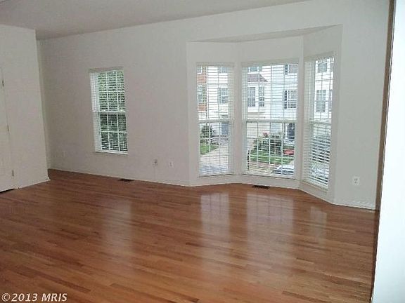 4th image of 8072 Horseshoe Cottage Cir
