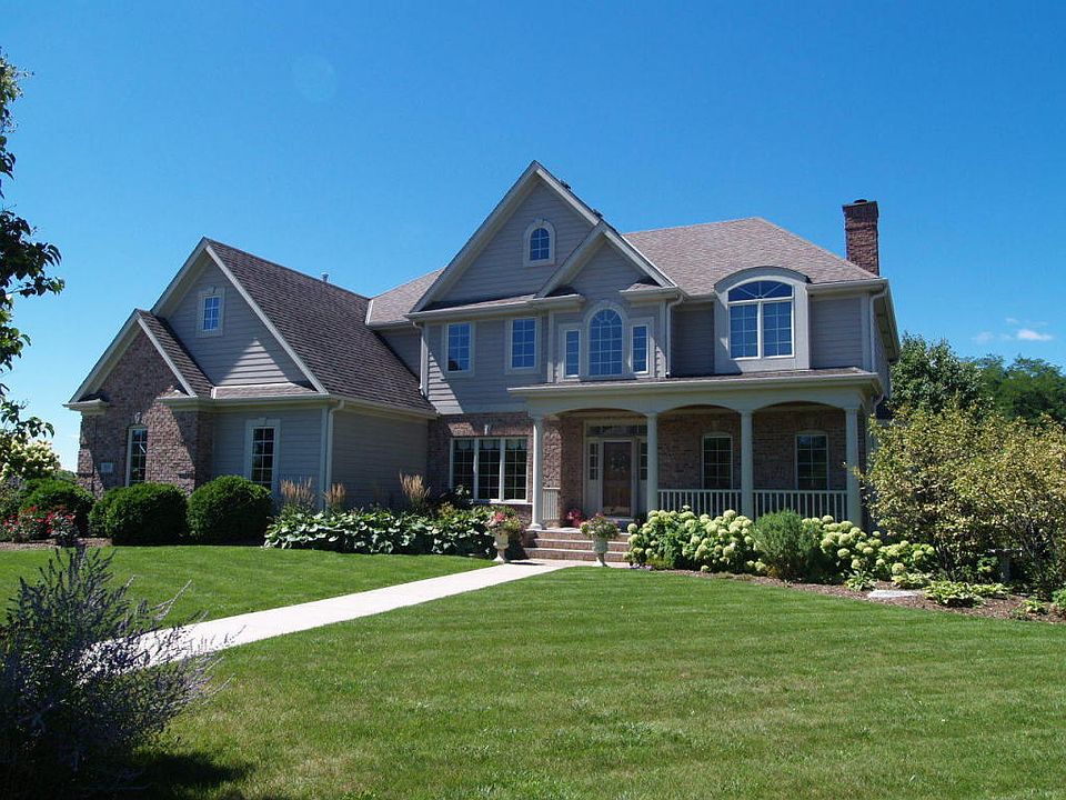 1st image of 555 Birchwood Dr