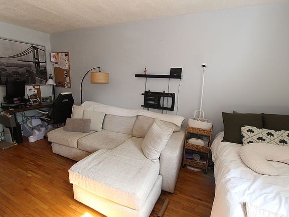 3rd image of 2229 Knapp St APT 1C