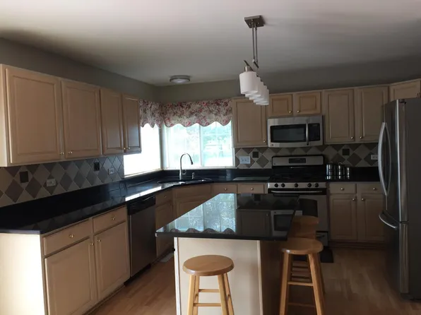 3435 Wilkes Dr, Naperville, IL 60564