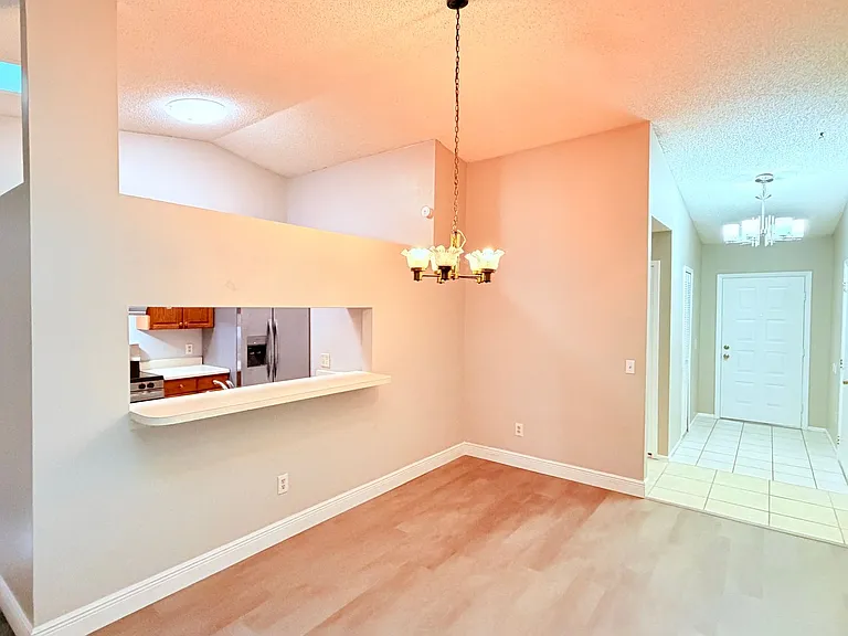 124 Clear Lake Cir — Photo 6