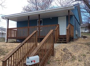 1100 4th St, Boonville, MO 65233