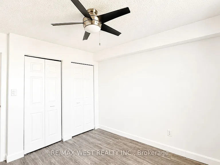 23 Main St #406 — Photo 11