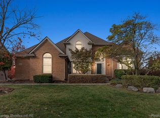 22187 Chase Dr, Novi, MI 48375