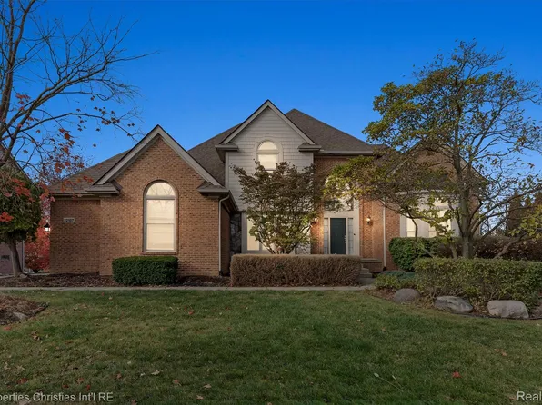 22187 Chase Dr, Novi, MI 48375