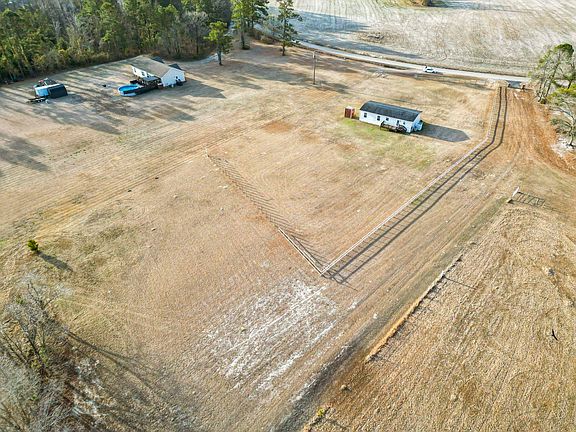 3rd image of 6608 Black Creek Rd.