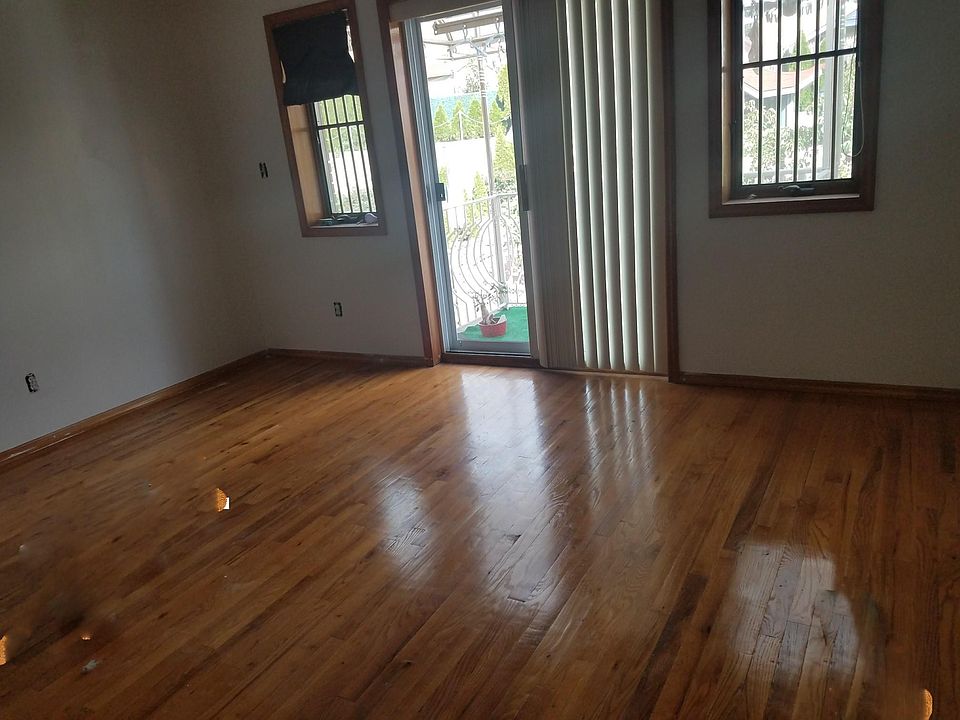 2nd image of 1541 150th Pl