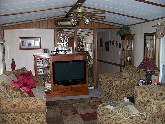 3rd image of 240 Fawn Cir