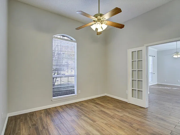 11117 Knoxville Ln — Photo 9