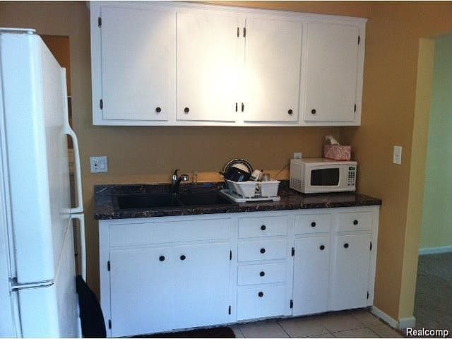 2nd image of 17684 Fenton St