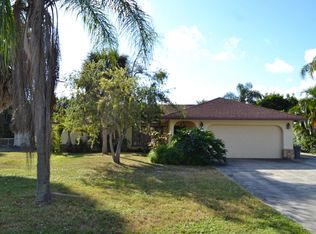 8168 SE Coconut St, Hobe Sound, FL 33455