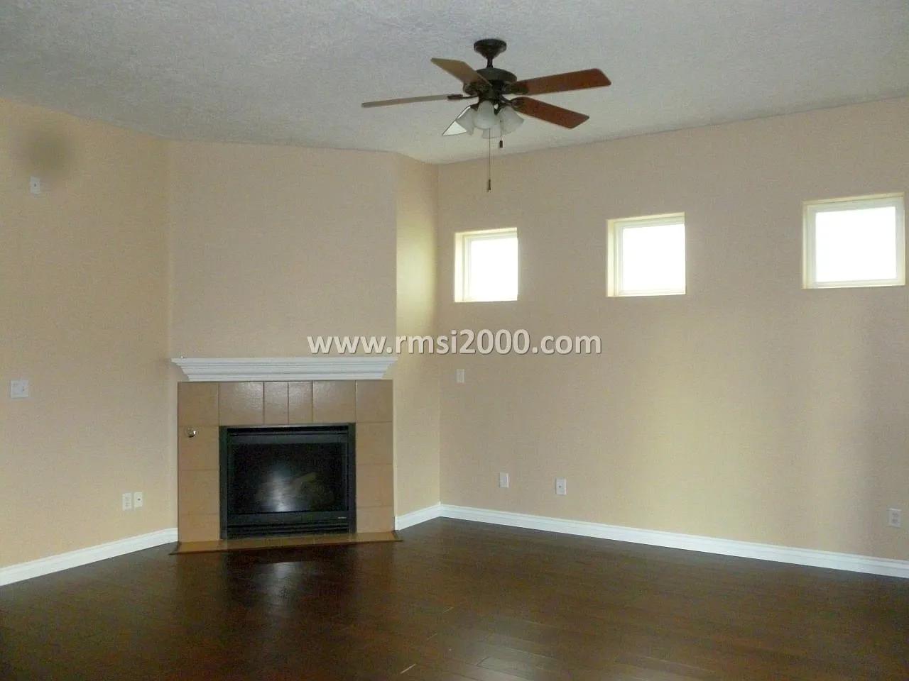 4 bed, 2017 sqft, $2,400 — Photo 3