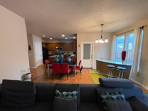 3rd image of 2799 SE 48th Pl