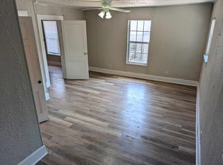 904 N Sherman St APT B, Ennis, TX 75119
