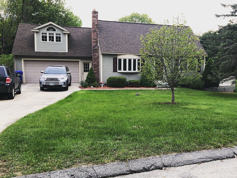 1st image of 5 Melba Dr