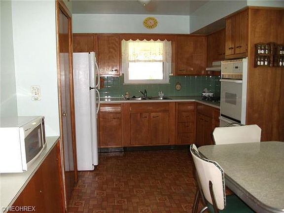 5th image of 1149 Justo Ln