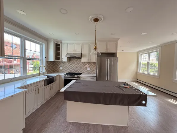 (undisclosed Address), Bronx, NY 10461