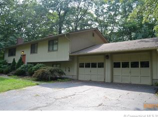 118 Briarwood Dr, Guilford, CT 06437