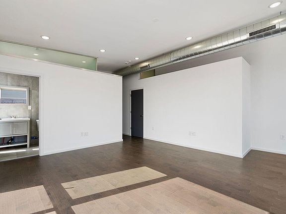 2nd image of 1233 N Franklin St #10