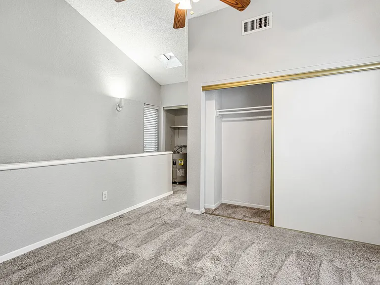 1901 N Fitzhugh Ave — Photo 34