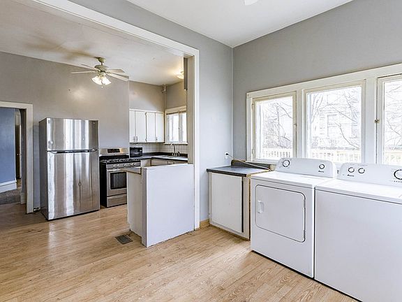 Mud Room with Washer & Dryer