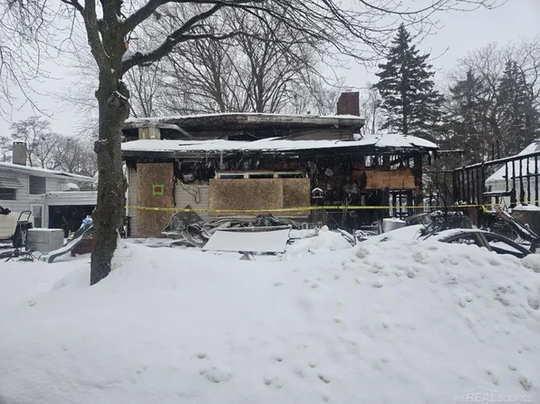 716 E Danaher St, Ludington, MI 49431