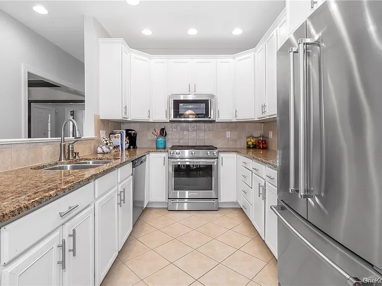 7 Hopkins Ln — Photo 10