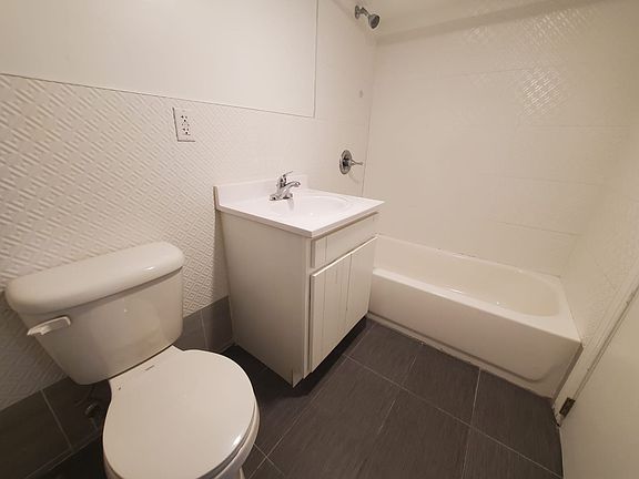 5th image of 169 Clinton Ave #2E