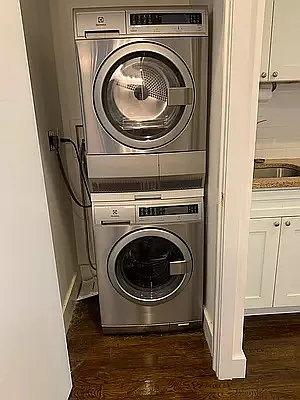 Rented by Compass | media 28