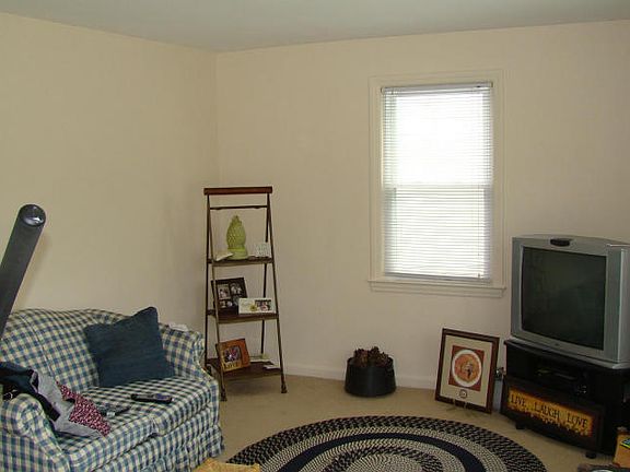 2nd image of 2626 Vancouver Dr NW