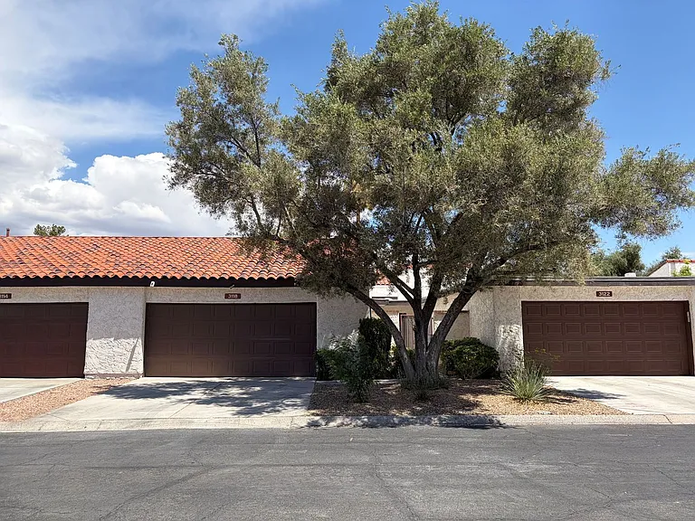 3118 Espanol Dr — Photo 2