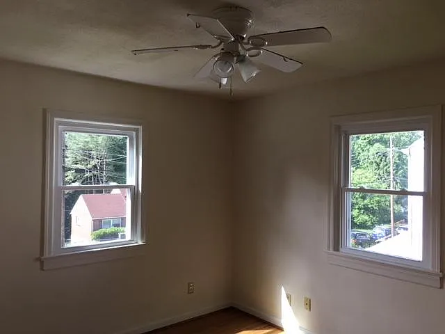 2 bed, 1001 sqft, $1,050 — Photo 4