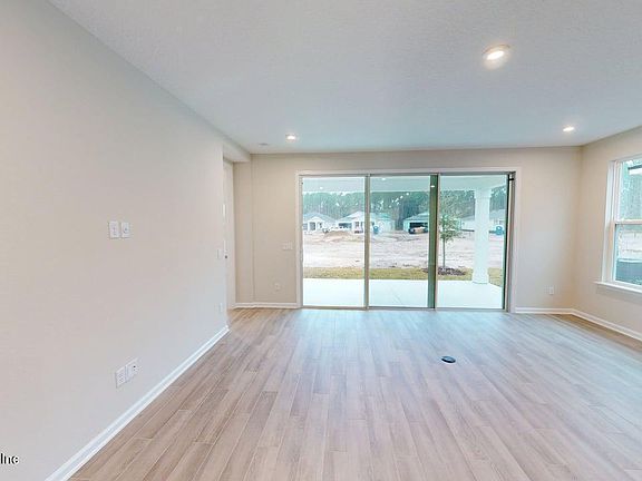 5th image of 133 CRAFTON Circle