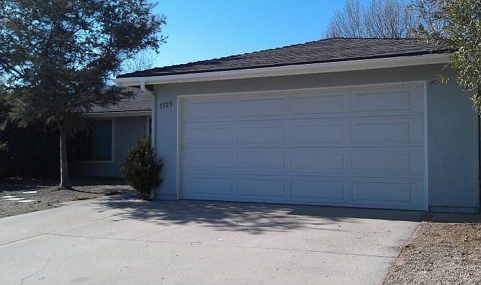 Front of home & driveway